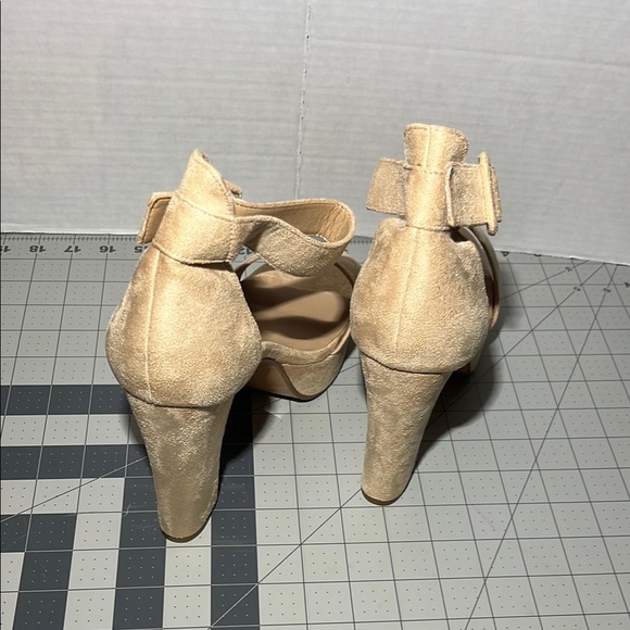IDIFU Women's Tan  Sabrina platform heels - Picture 3 of 7